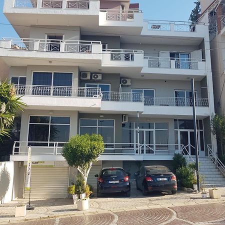 Olivias Apartments City Center Sarandë Esterno foto
