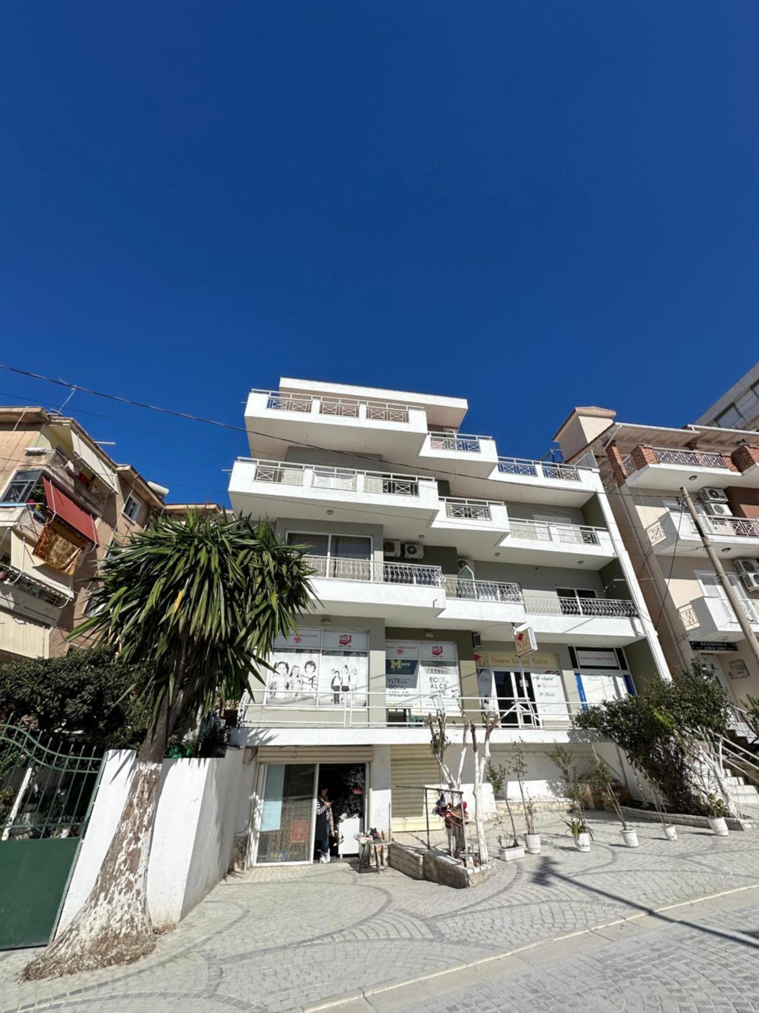 Olivias Apartments City Center Sarandë Esterno foto