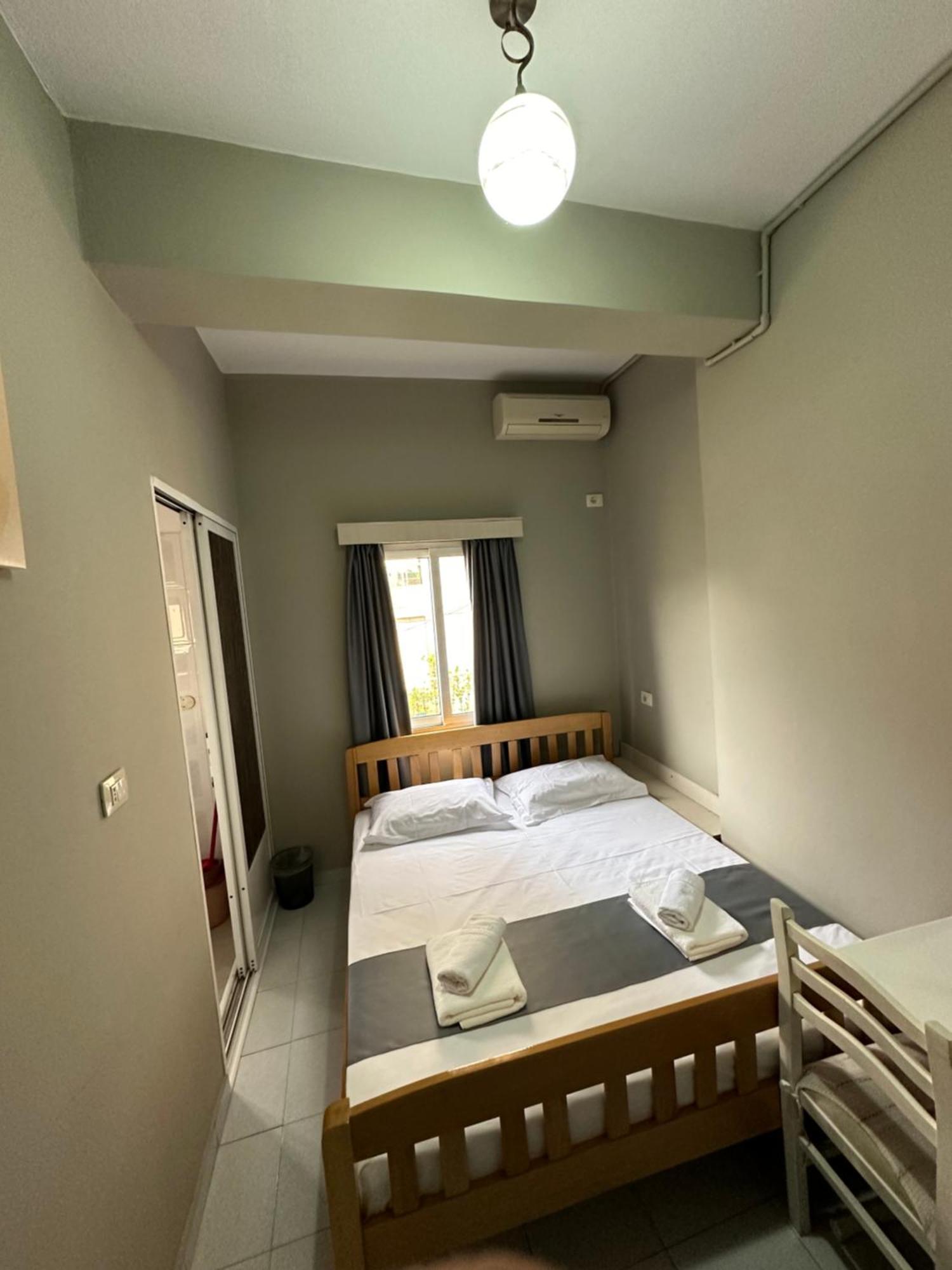 Olivias Apartments City Center Sarandë Esterno foto