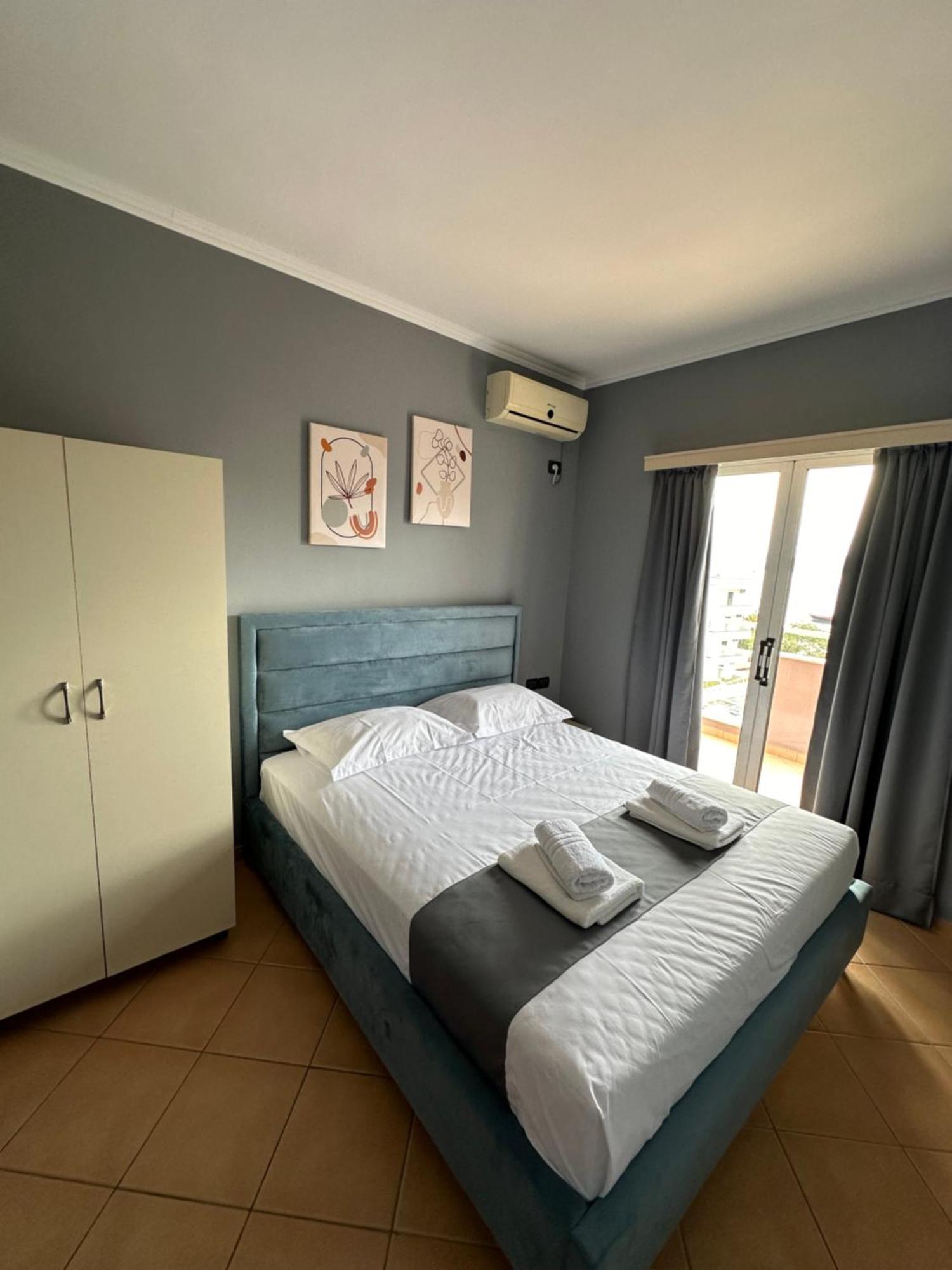 Olivias Apartments City Center Sarandë Esterno foto