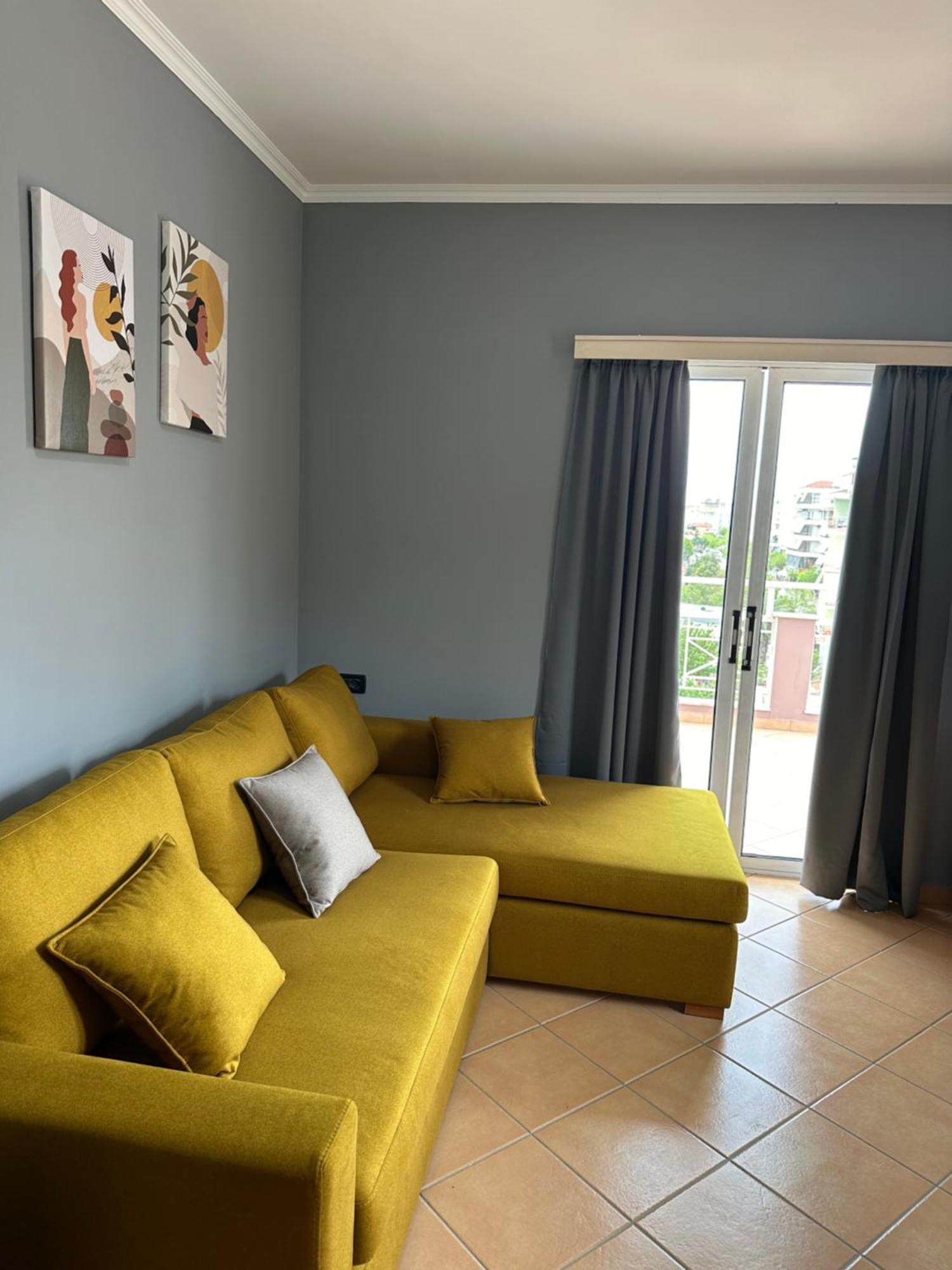 Olivias Apartments City Center Sarandë Esterno foto