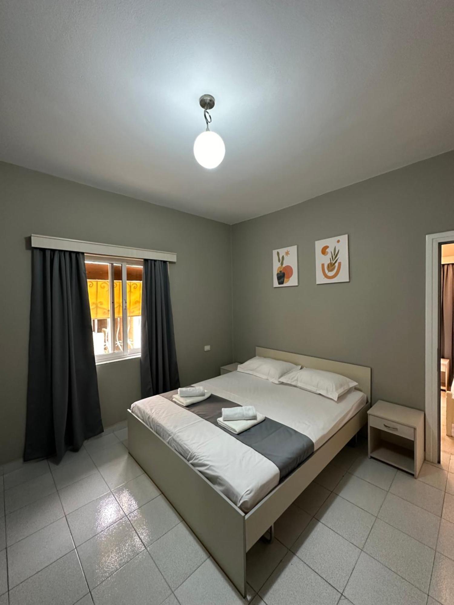 Olivias Apartments City Center Sarandë Esterno foto