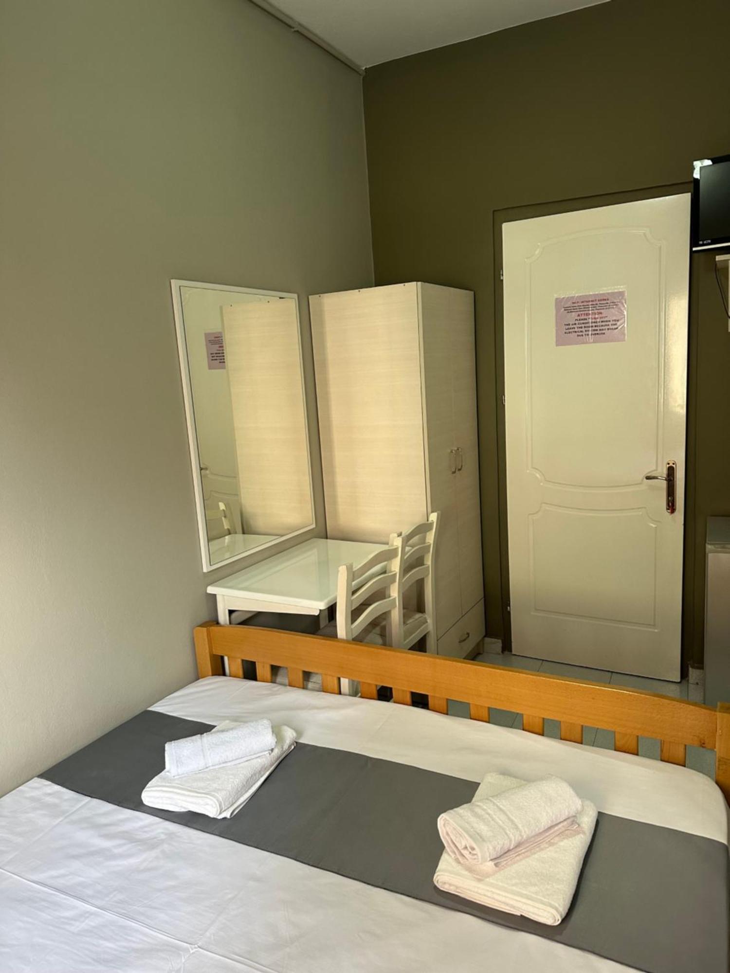 Olivias Apartments City Center Sarandë Esterno foto