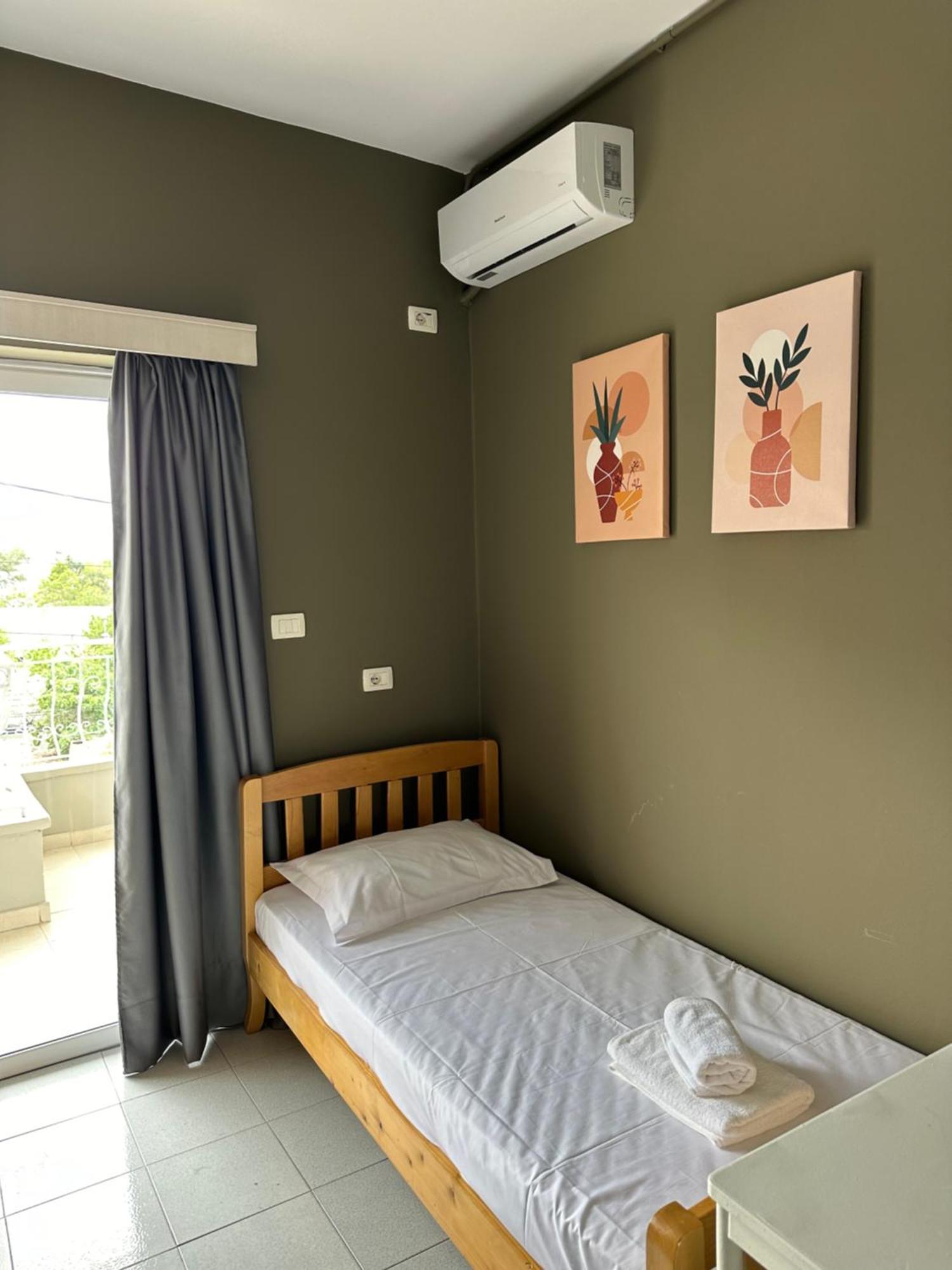 Olivias Apartments City Center Sarandë Esterno foto