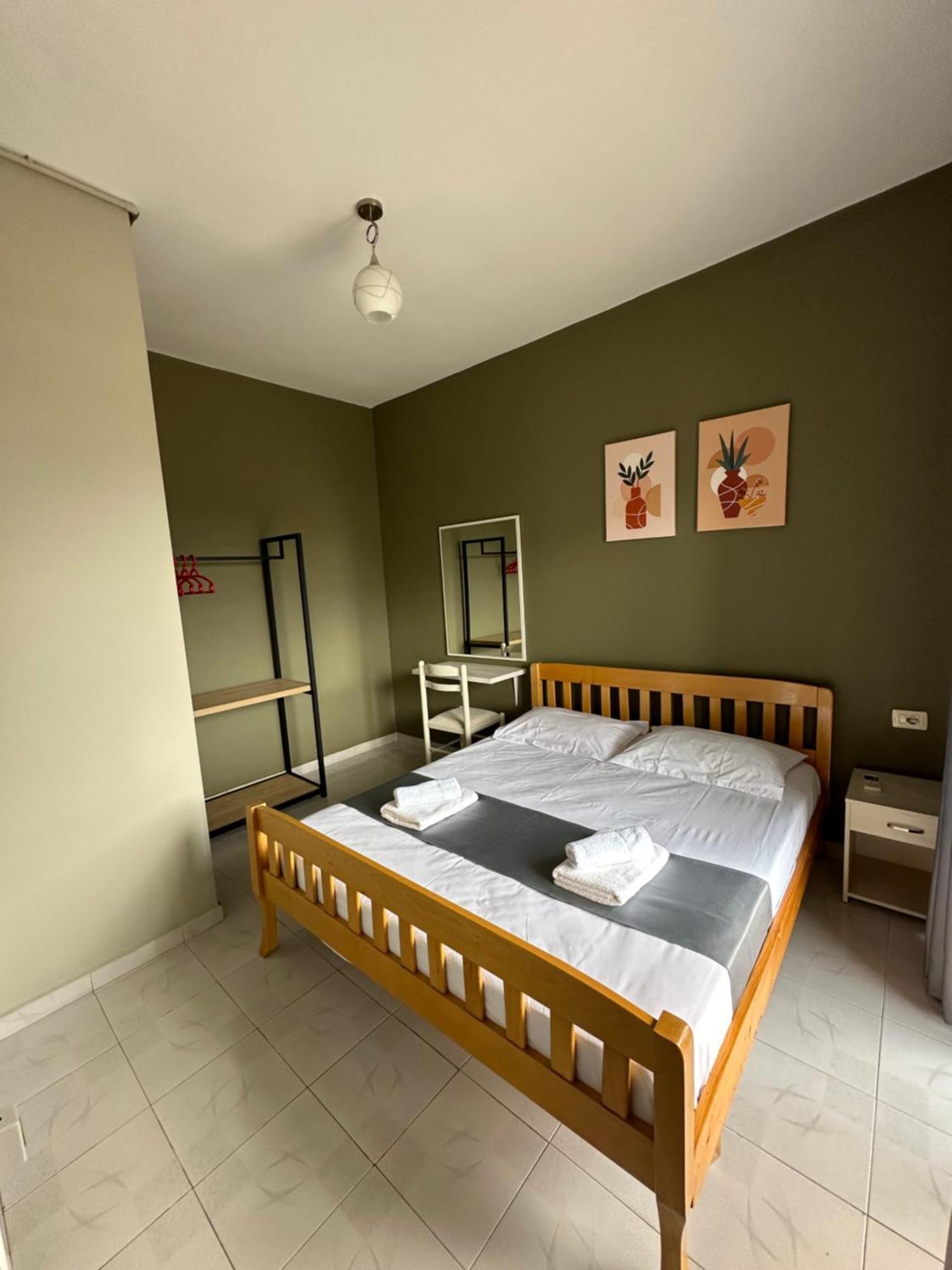 Olivias Apartments City Center Sarandë Esterno foto