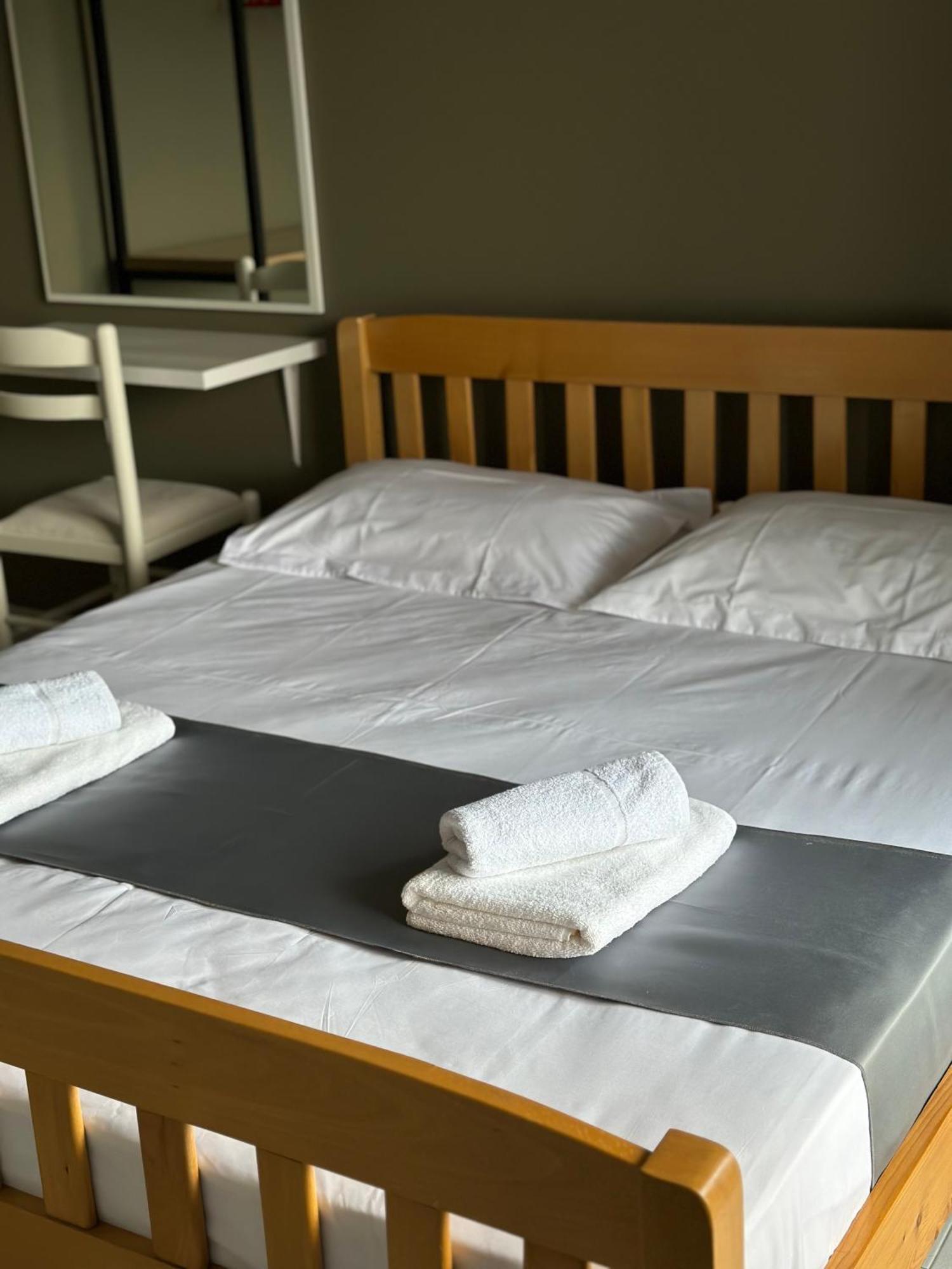 Olivias Apartments City Center Sarandë Esterno foto