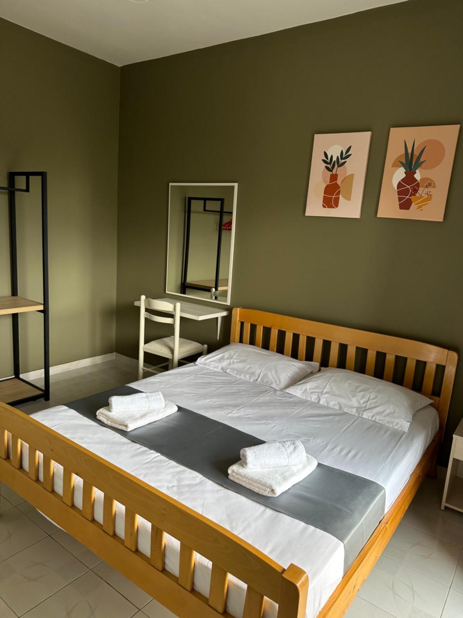 Olivias Apartments City Center Sarandë Esterno foto